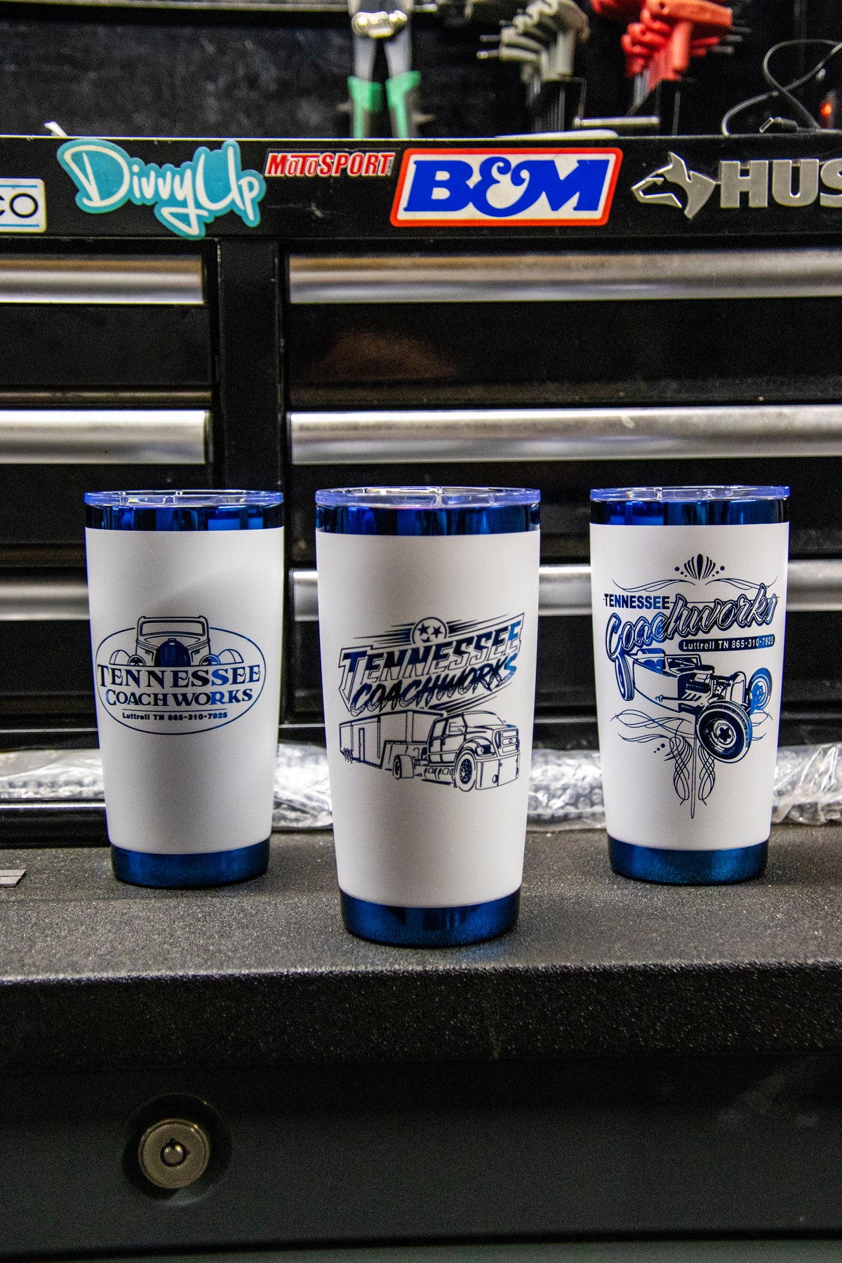 METALLIC BLUE & WHITE SHOP INSULATED MUGS