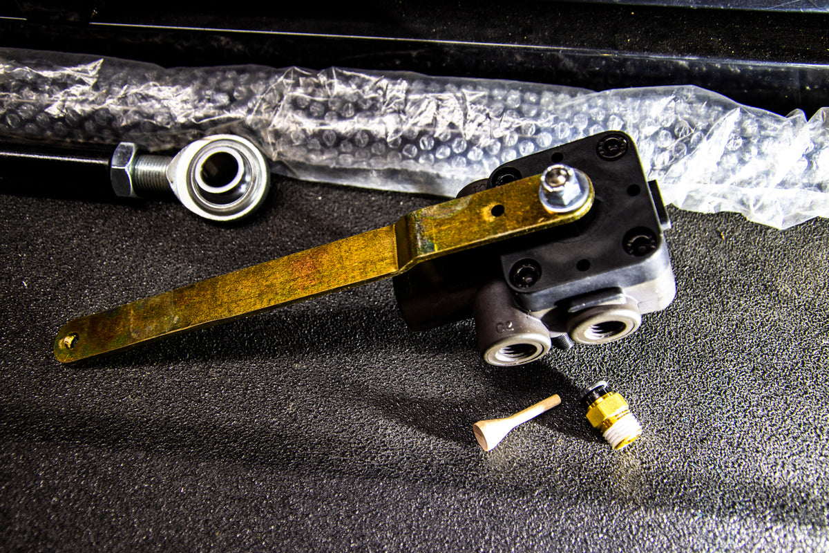 Ride height valve with dump